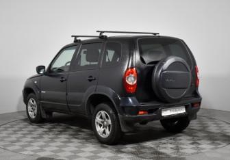 Подержанный автомобиль Chevrolet Niva 2017 года (7 фото)