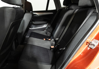 Подержанный автомобиль BMW X1 2013 года (10 фото)