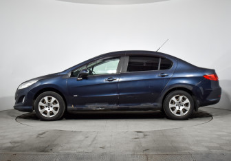 Подержанный автомобиль Peugeot 408 2015 года (8 фото)
