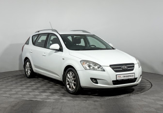Подержанный автомобиль Kia Ceed Wagon 2008 года (3 фото)