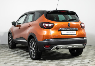 Подержанный автомобиль Renault Kaptur 2016 года (7 фото)