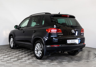 Подержанный автомобиль Volkswagen Tiguan 2015 года (7 фото)