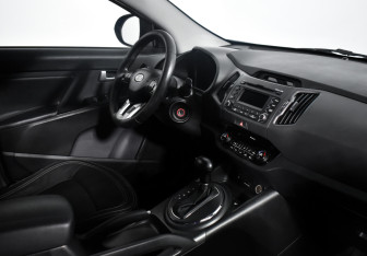 Подержанный автомобиль Kia Sportage 2011 года (13 фото)