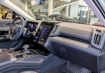 Новый Hongqi HS3 2025 (9 фото)