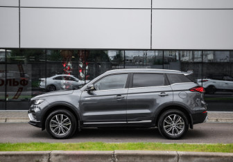 Подержанный автомобиль Geely Atlas Pro 2021 года (9 фото)