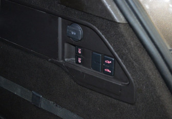 Подержанный автомобиль Volkswagen Touareg 2011 года (18 фото)