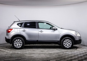 Подержанный автомобиль Nissan Qashqai 2007 года (4 фото)