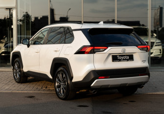 Новый Toyota RAV4 2025 (8 фото)