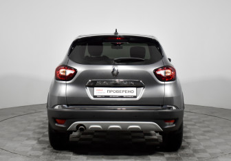 Подержанный автомобиль Renault Kaptur 2021 года (6 фото)