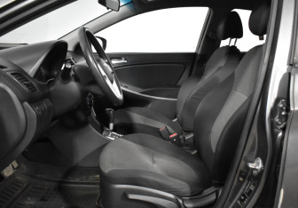 Подержанный автомобиль Hyundai Solaris Sedan 2011 года (11 фото)