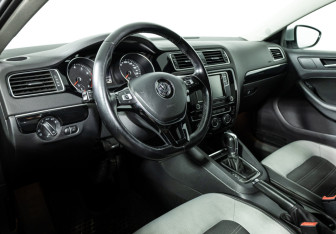 Подержанный автомобиль Volkswagen Jetta Sedan 2014 года (11 фото)