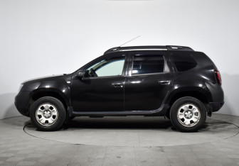 Подержанный автомобиль Renault Duster 2016 года (8 фото)