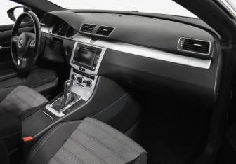 Подержанный автомобиль Volkswagen Passat CC 2012 года (12 фото)