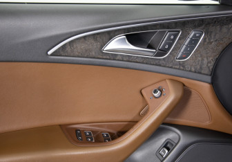 Подержанный автомобиль Audi A6 Sedan 2017 года (19 фото)