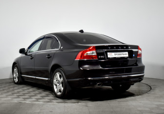 Подержанный автомобиль Volvo S80 2014 года (7 фото)