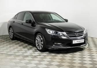 Подержанный автомобиль Honda Accord Sedan 2013 года (3 фото)