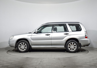 Подержанный автомобиль Subaru Forester Suv 2007 года (8 фото)