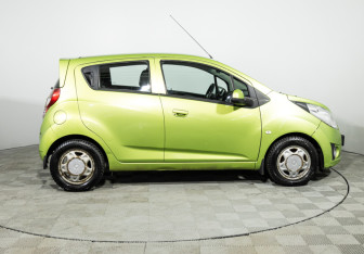 Подержанный автомобиль Chevrolet Spark 2012 года (4 фото)