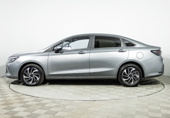 Подержанный автомобиль BAIC U5 Plus 2023 года (8 фото)