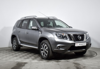 Подержанный автомобиль Nissan Terrano 2017 года (3 фото)