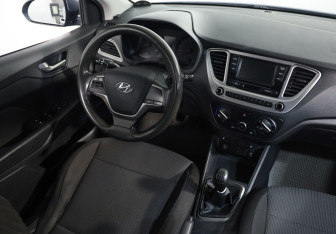 Подержанный автомобиль Hyundai Solaris Sedan 2019 года (9 фото)