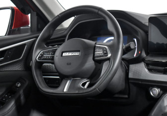 Подержанный автомобиль Haval F7 2023 года (14 фото)