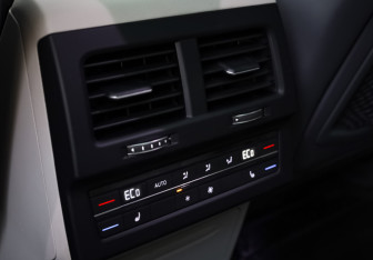 Подержанный автомобиль Volkswagen Touareg 2021 года (22 фото)