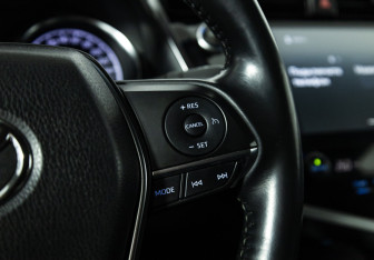 Подержанный автомобиль Toyota Camry Sedan 2019 года (19 фото)