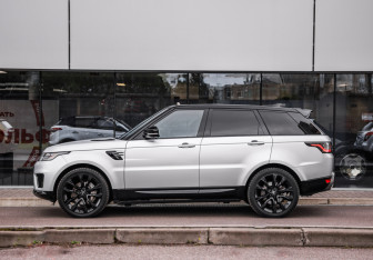 Подержанный автомобиль Land Rover Range Rover Sport 2021 года (9 фото)