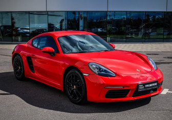 Подержанный автомобиль Porsche Cayman 2018 года (64 фото)