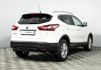 Подержанный автомобиль Nissan Qashqai 2014 года (5 фото)