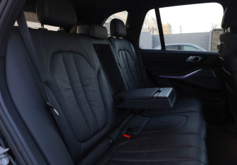 Подержанный автомобиль BMW X5 2020 года (22 фото)