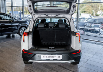 Новый Москвич 3 2024 (13 фото)