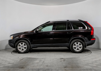 Подержанный автомобиль Volvo XC90 2011 года (8 фото)