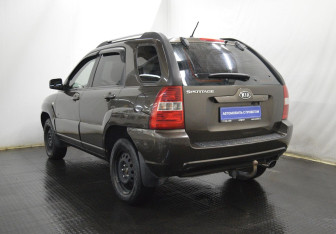 Подержанный автомобиль Kia Sportage 2006 года (7 фото)
