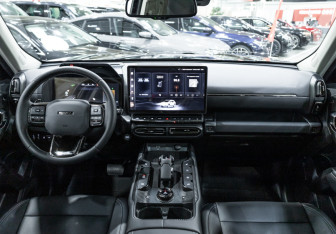 Подержанный автомобиль Haval H7 2025 года (14 фото)