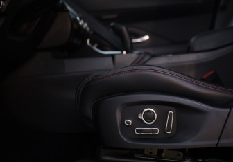 Подержанный автомобиль Jaguar E-Pace 2018 года (27 фото)