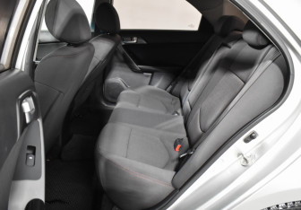 Подержанный автомобиль Kia Cerato Sedan 2011 года (11 фото)