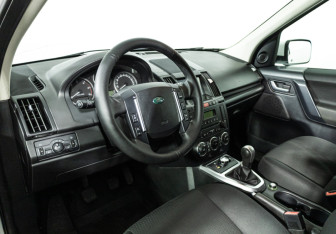 Подержанный автомобиль Land Rover Freelander 2011 года (11 фото)