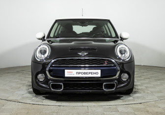 Подержанный автомобиль MINI Hatch 2015 года (2 фото)