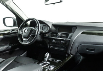 Подержанный автомобиль BMW X3 2012 года (9 фото)
