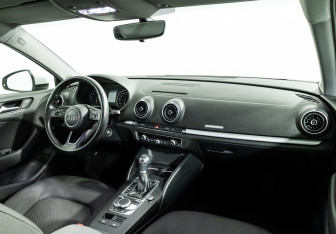 Подержанный автомобиль Audi A3 Sedan 2018 года (9 фото)