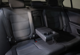 Подержанный автомобиль Volkswagen Jetta Sedan 2015 года (16 фото)