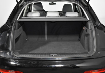 Подержанный автомобиль Audi Q3 2012 года (18 фото)