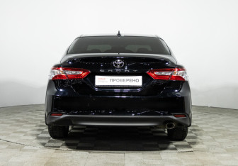 Подержанный автомобиль Toyota Camry Sedan 2021 года (6 фото)