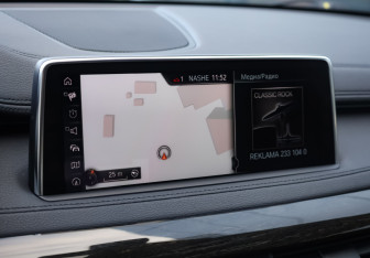 Подержанный автомобиль BMW X6 2017 года (18 фото)