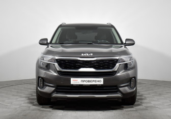 Подержанный автомобиль Kia Seltos 2022 года (2 фото)