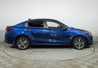 Подержанный автомобиль Kia Rio Sedan 2021 года (4 фото)