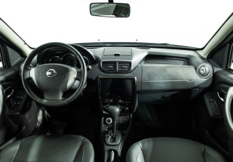 Подержанный автомобиль Nissan Terrano 2016 года (13 фото)