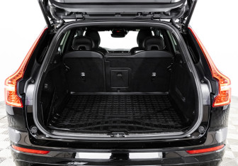 Подержанный автомобиль Volvo XC60 2019 года (33 фото)